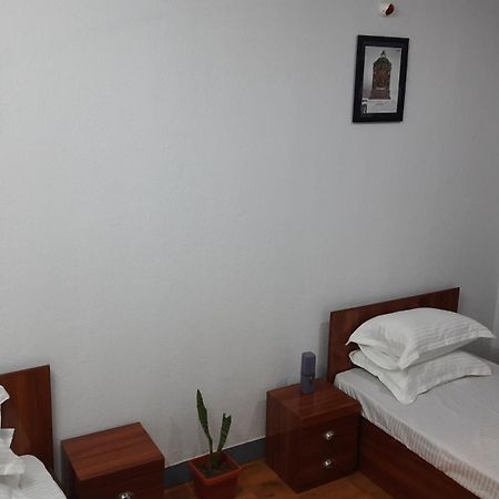 Abhi B & B Kathmandu Esterno foto