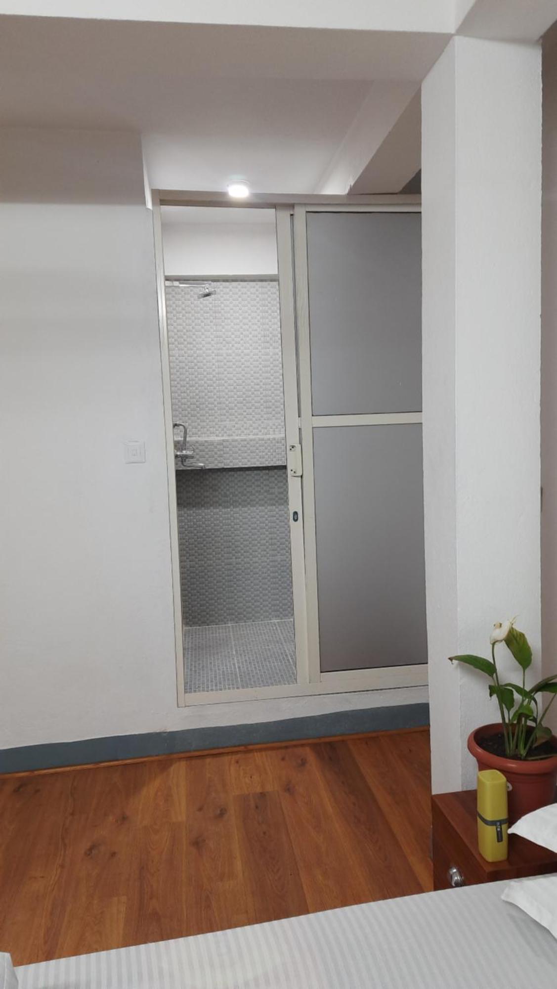 Abhi B & B Kathmandu Esterno foto